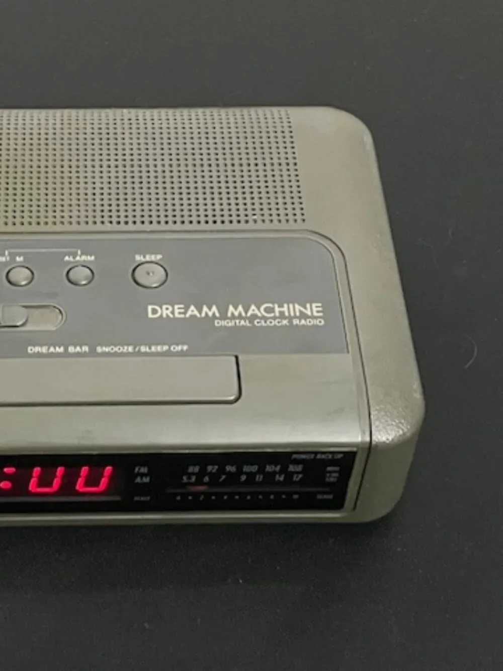 Sony Dream Machine ICF-C240